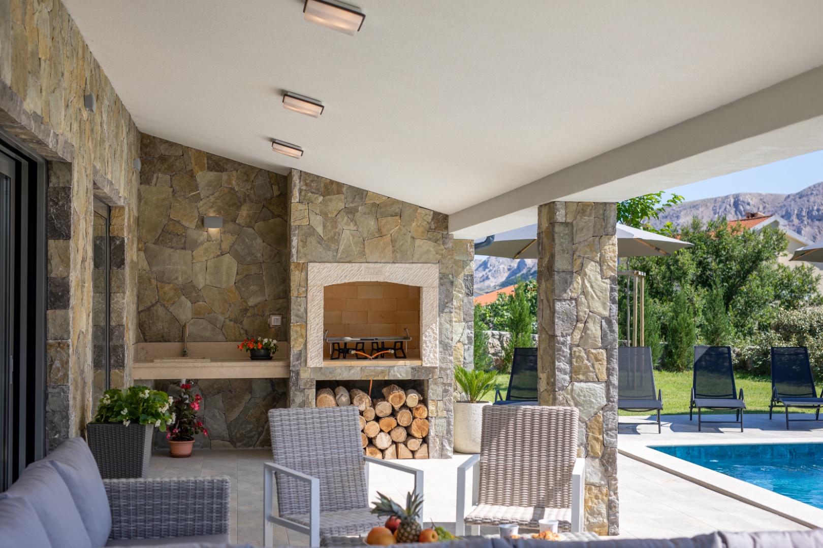 villa-st-lucia-jurandvor-baska-exteriour (12)