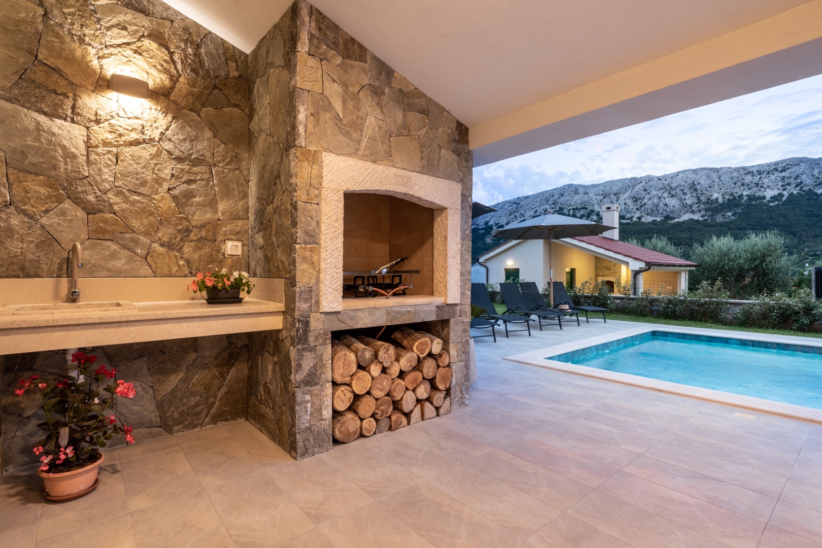 villa-st-lucia-jurandvor-baska-night (7)